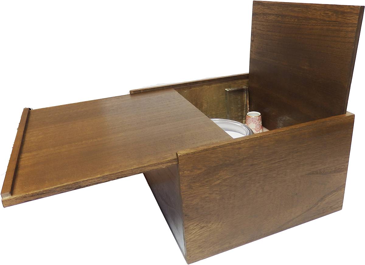 自宅墓ふたを閉める