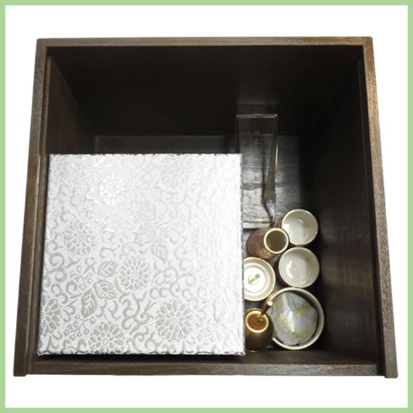 仏具や位牌も収納可能